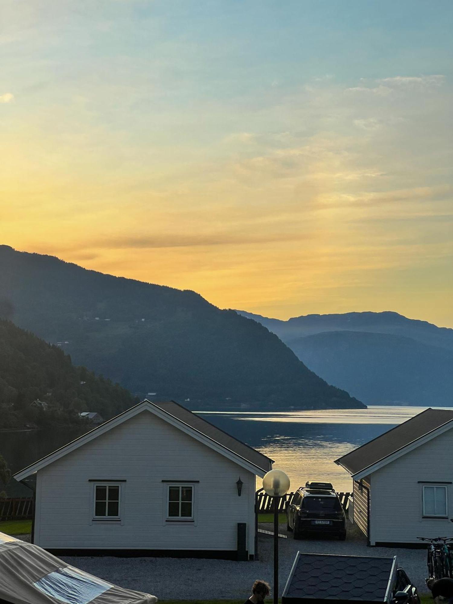 Kinsarvik Camping Hotel Exterior photo