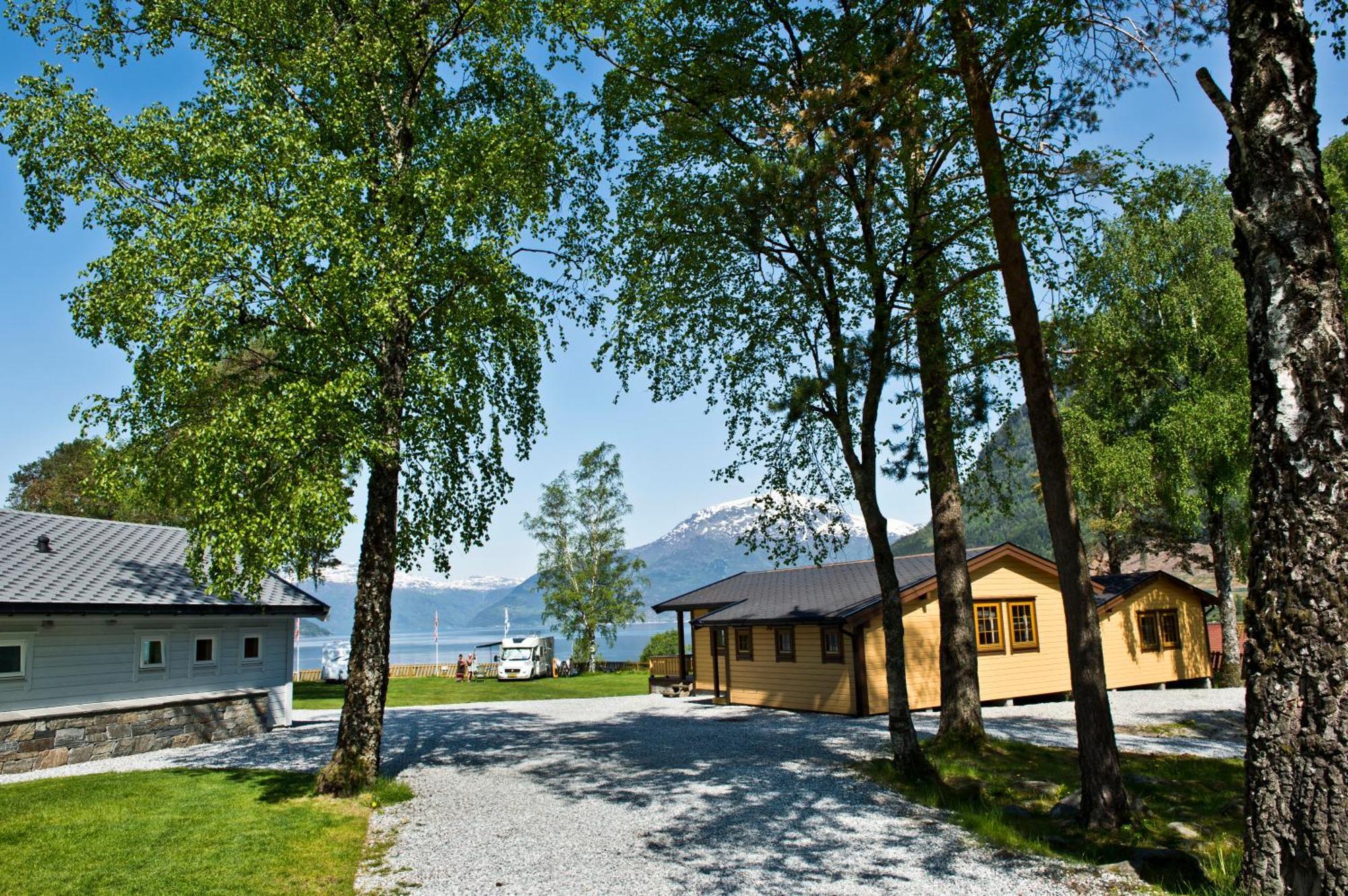 Kinsarvik Camping Hotel Exterior photo