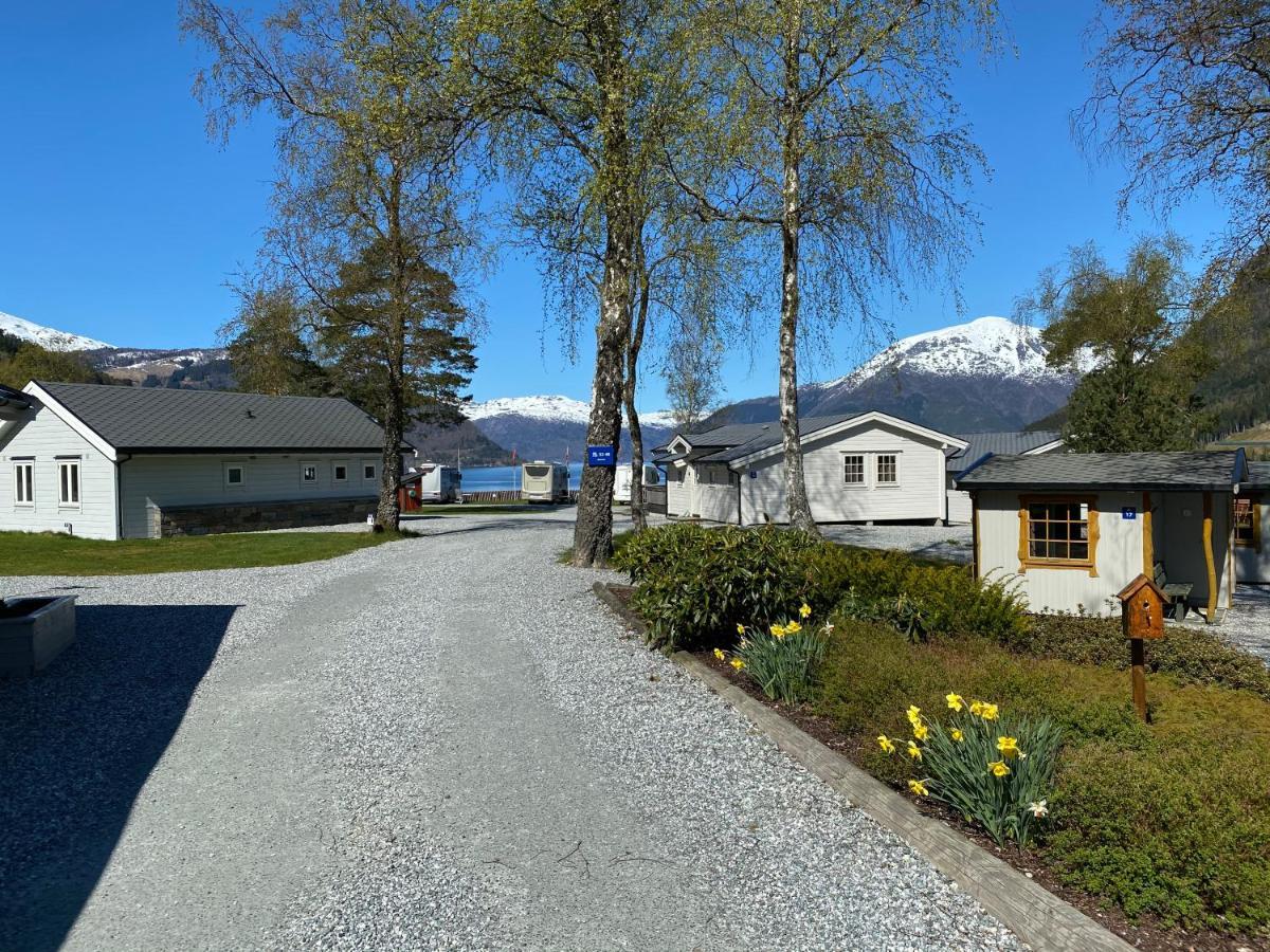 Kinsarvik Camping Hotel Exterior photo